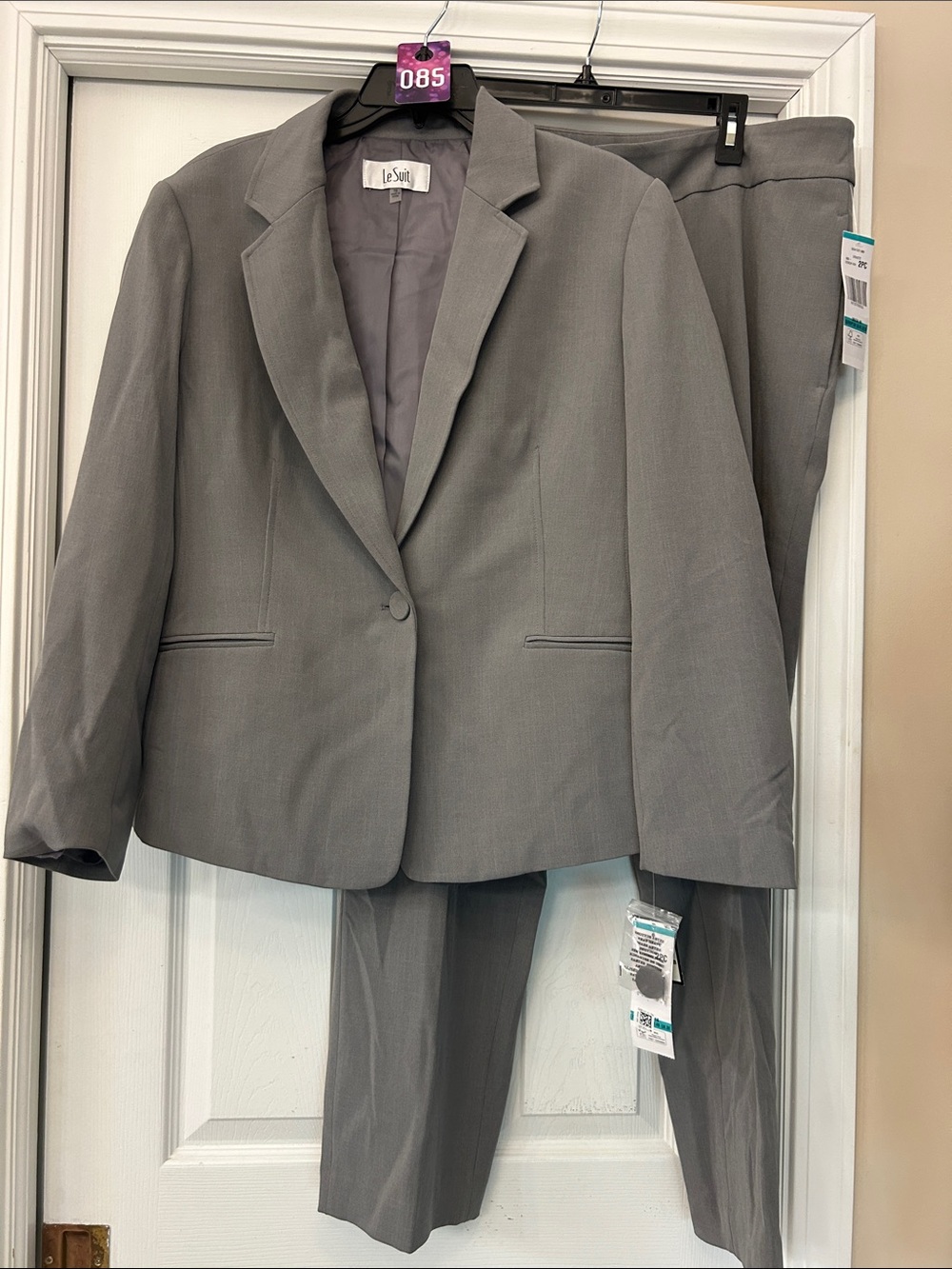 Le Suit Gray Women's Two-Piece Blazer and Trouser Set
